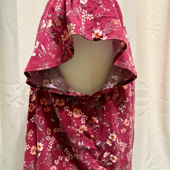 Old Navy Dark Red Floral Flutter Sleeve Top - Size L - EUC - Picture 7 of 9